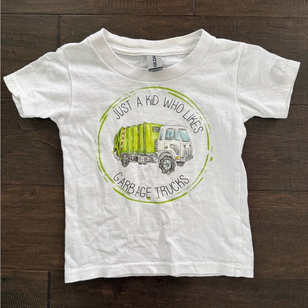Little Navy garbage truck tee 2T